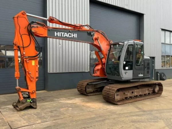 Hitachi ZX135 US - Image 3